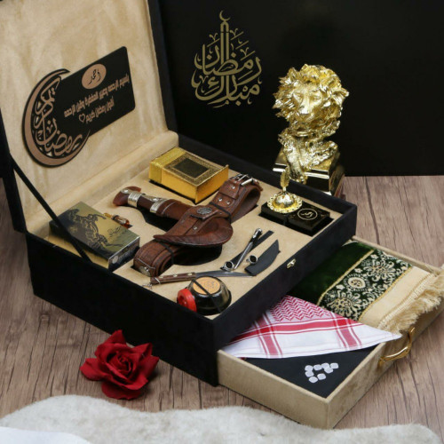 بوكسات إهداء رجالية فخمة بتصميم خاص للإسم والعبارة...