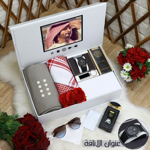 إهداء بوكس ملكي فخم بمجموعة إكسسوارات رجالية حديثة...