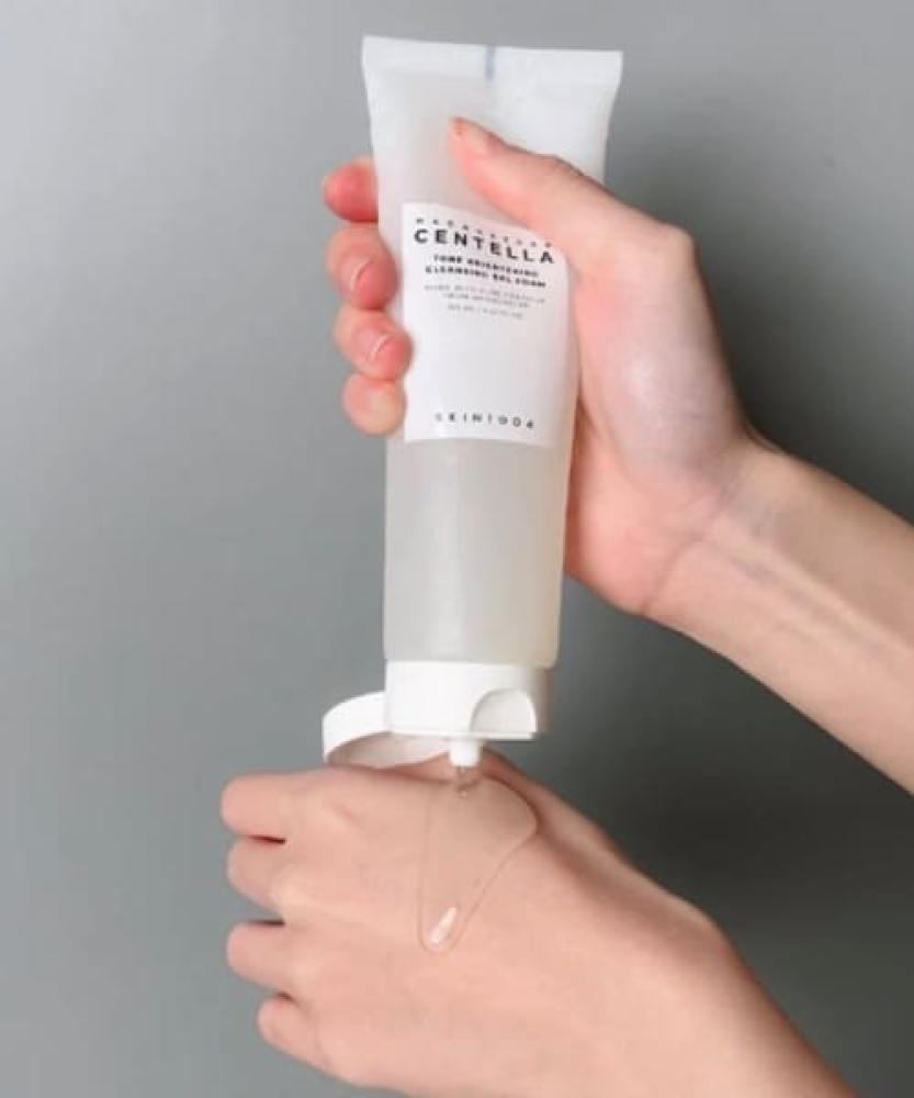 جل رغوي منظف لتفتيح البشرة | Skin1004 Madagascar Centella Tone Brightening Cleansing Gel Foam