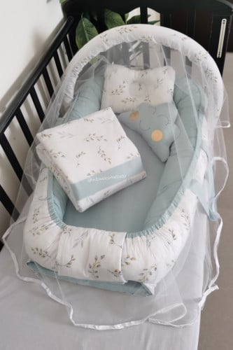 طقم سله(سله /مخده راس /مخده الغيمه /لحاف /ناموسيه وتعليقه العاب)