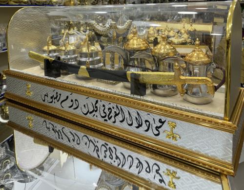 بوكس للأهداء 3 دلال 3 أباريق ومبخر وسيف ( المنيوم...