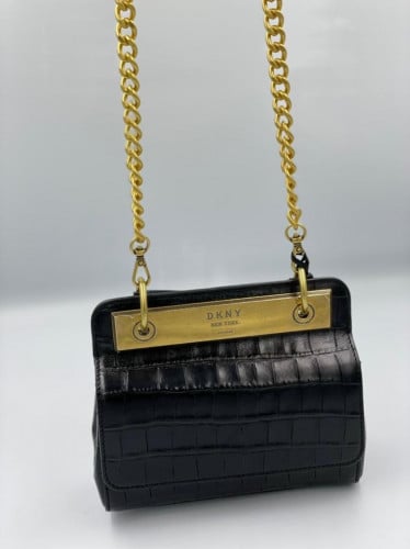 شنطه دكني Dkny