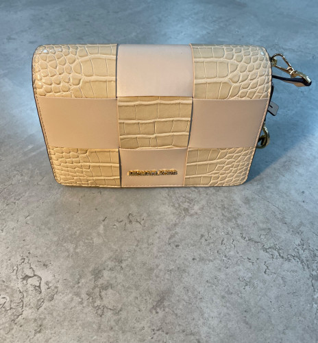 شنطه مايكل كورس