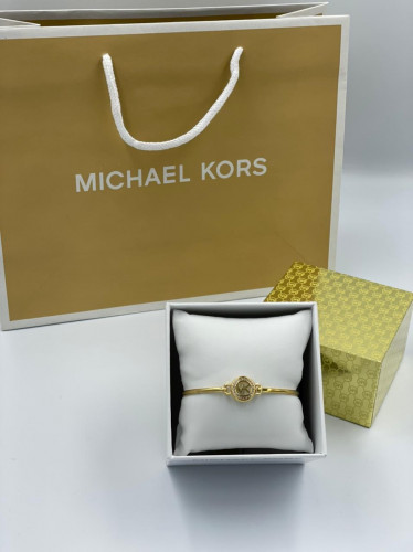 اسواره مايكل كورس