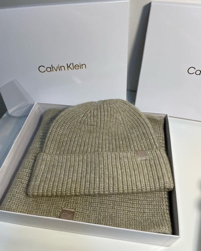 طقم كالفن كلاين للجنسين