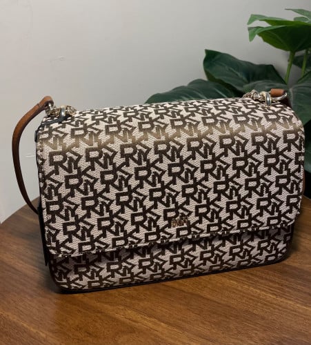 شنطه دكني وسط