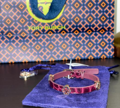 اسواره توري بورش جلد