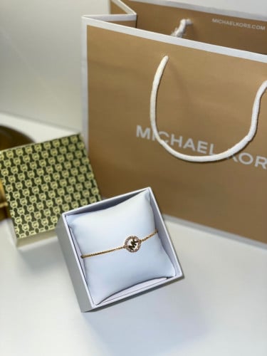 اسواره مايكل كورس