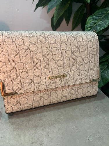 شنطه كالفن كلاين