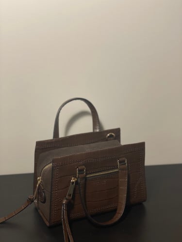 شنطه مارك جاكوبس بني