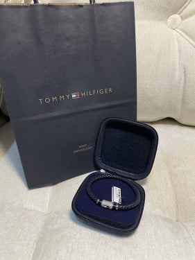 اسواره تومي هيلفيقر كحلي