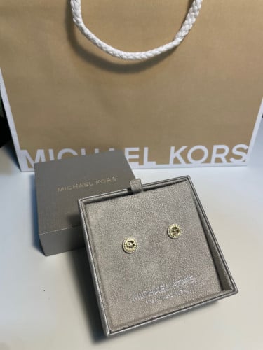 حلق مايكل كورس