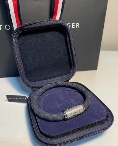 اسواره تومي هيلفيقر كحلي