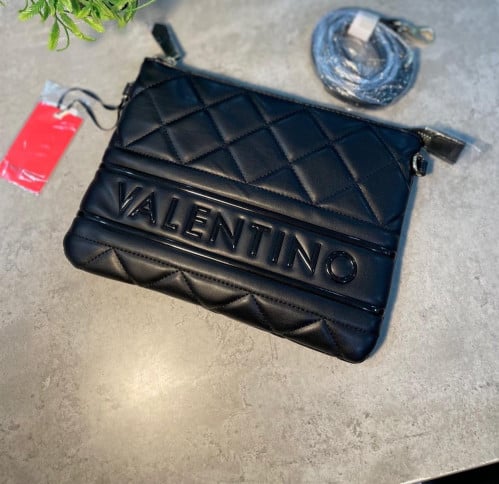 باوتش فالنتينو مع ستراب