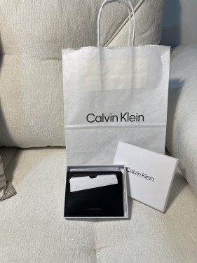 كارد هولدر كالفن كلاين اسود