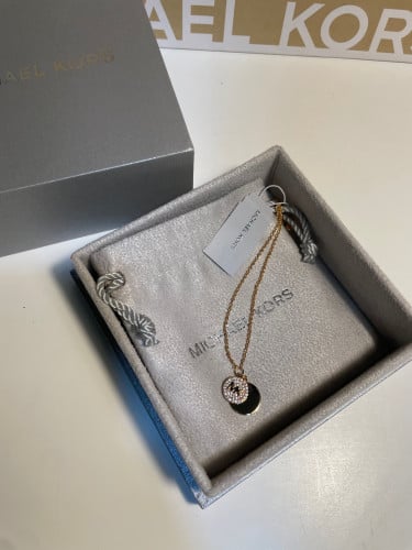 اسواره مايكل كورس