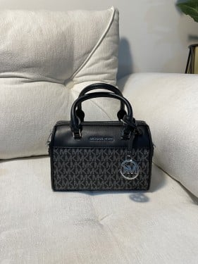 شنطه مايكل كورس اسود