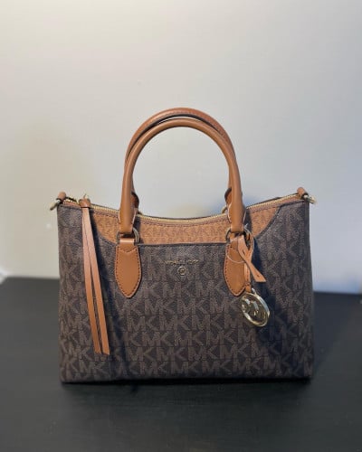 شنطه مايكل كورس