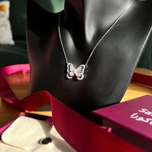 سلسال الفراشة ساكورا Butterfly Necklace Sakura