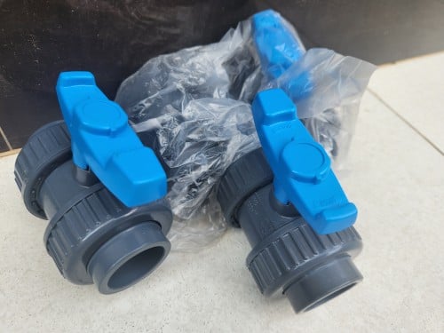 محابس 1 بوصة بلاستيك