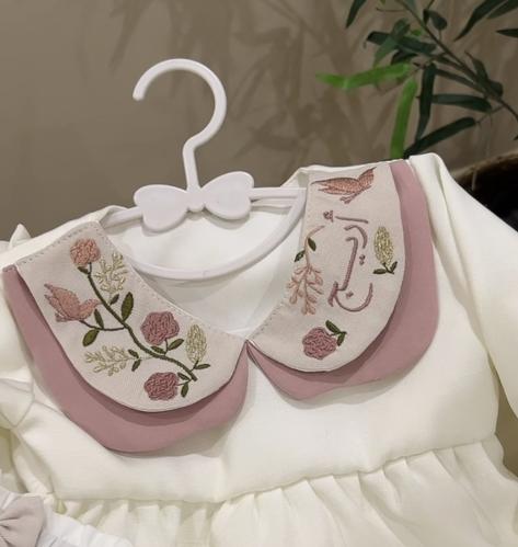 فستان مع لياقه اسم وقبه اضافيه