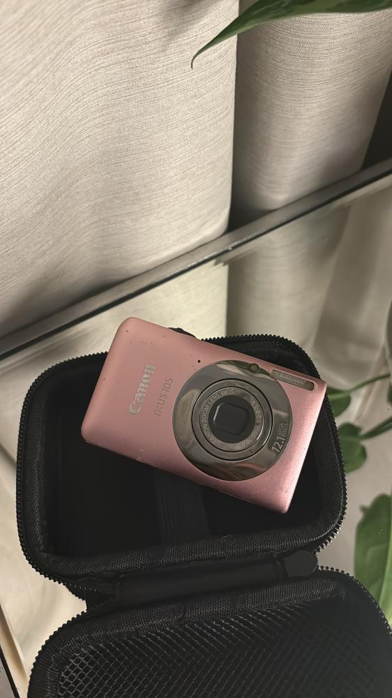 Canon IXUS 105 in PINK POSE