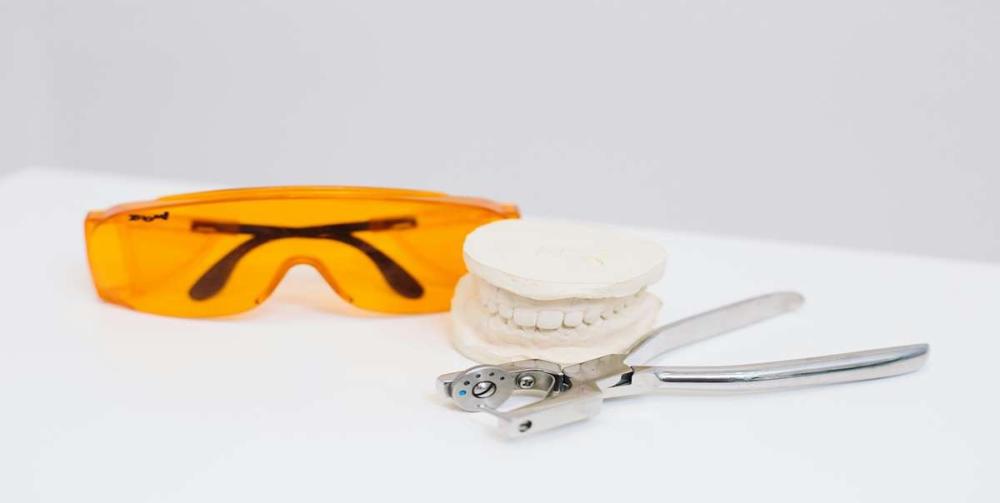 سعر تلبيسة الضرس