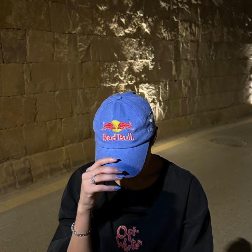 كاب ازرق ريدبول