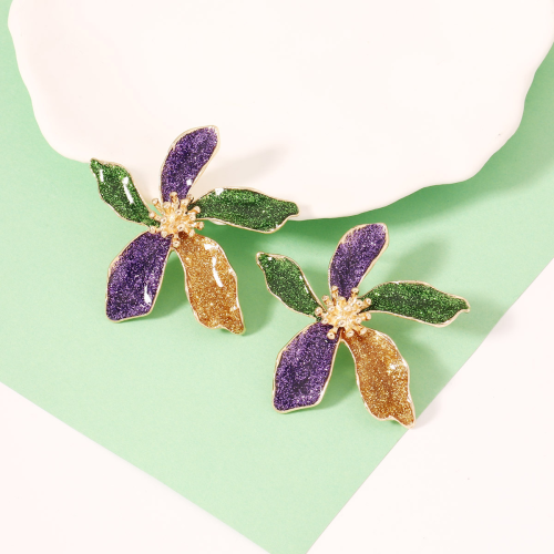Elegant earring