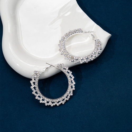 Round hollow earrings