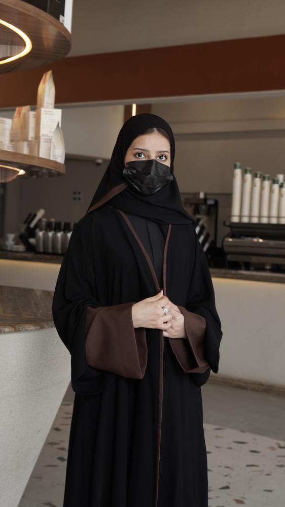 كريب ملكي مع أكمام باللون البني