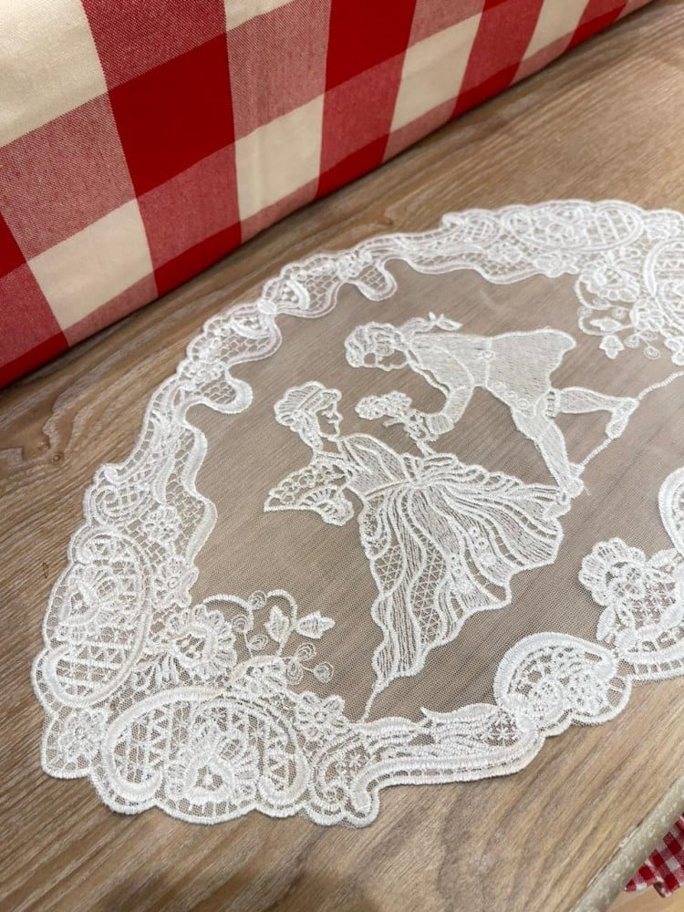 مفرش دانتيل بيضاوي اوف وايت | Lace Oval 28x40 cm Offwhite