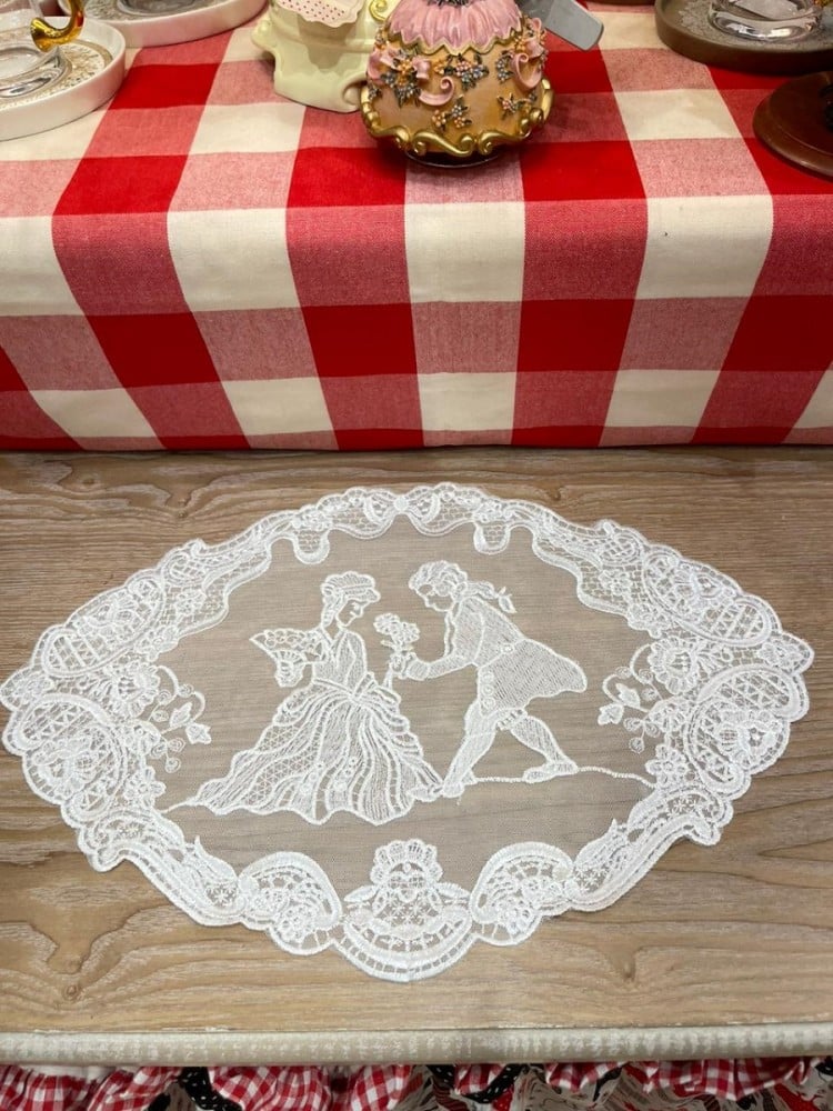 مفرش دانتيل بيضاوي اوف وايت | Lace Oval 28x40 cm Offwhite