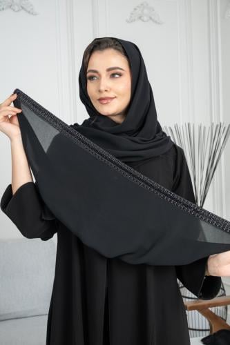 طرحة كوري بكلفة خطين على الأطراف وتطريز