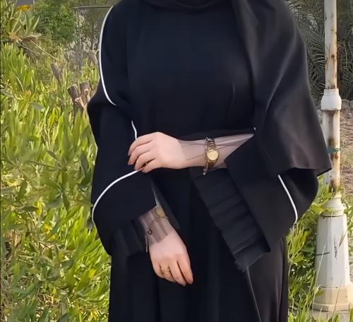 عباية شيك القمر واقف
