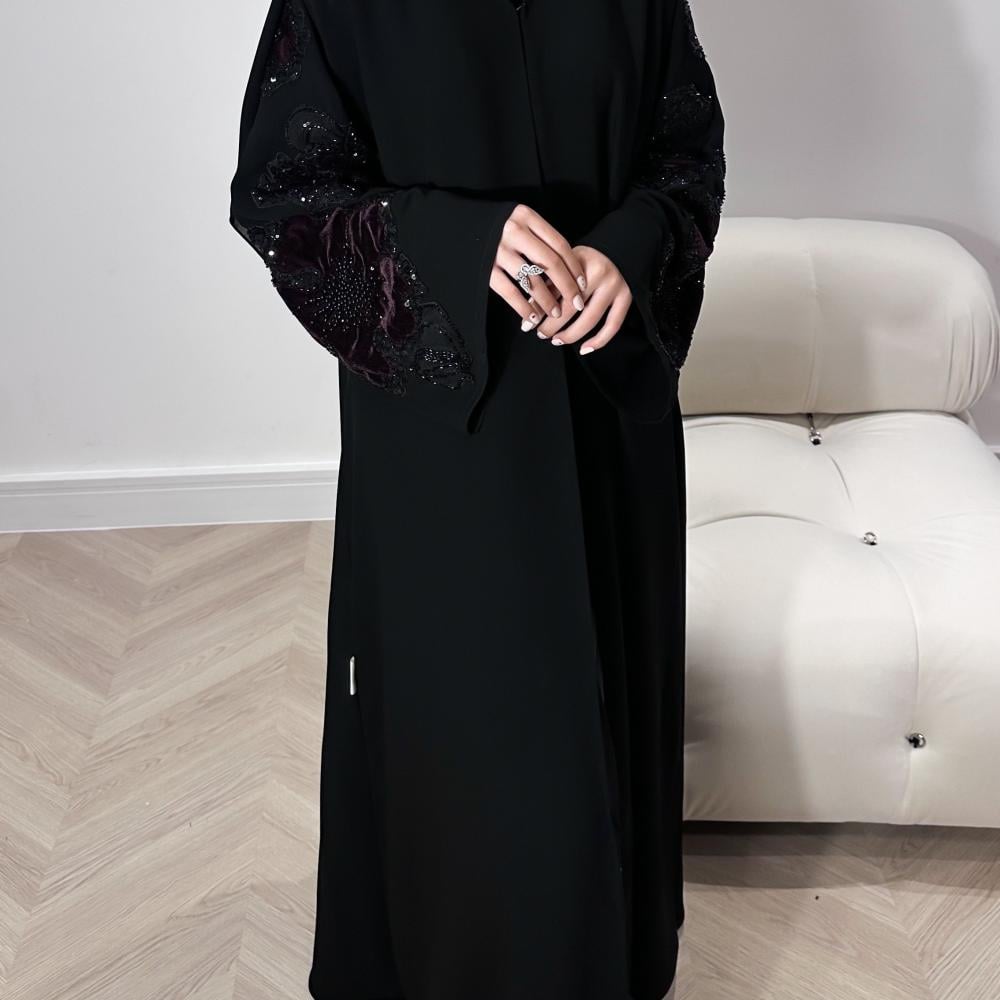 scarlet lily | سكارلـِت ليـلي