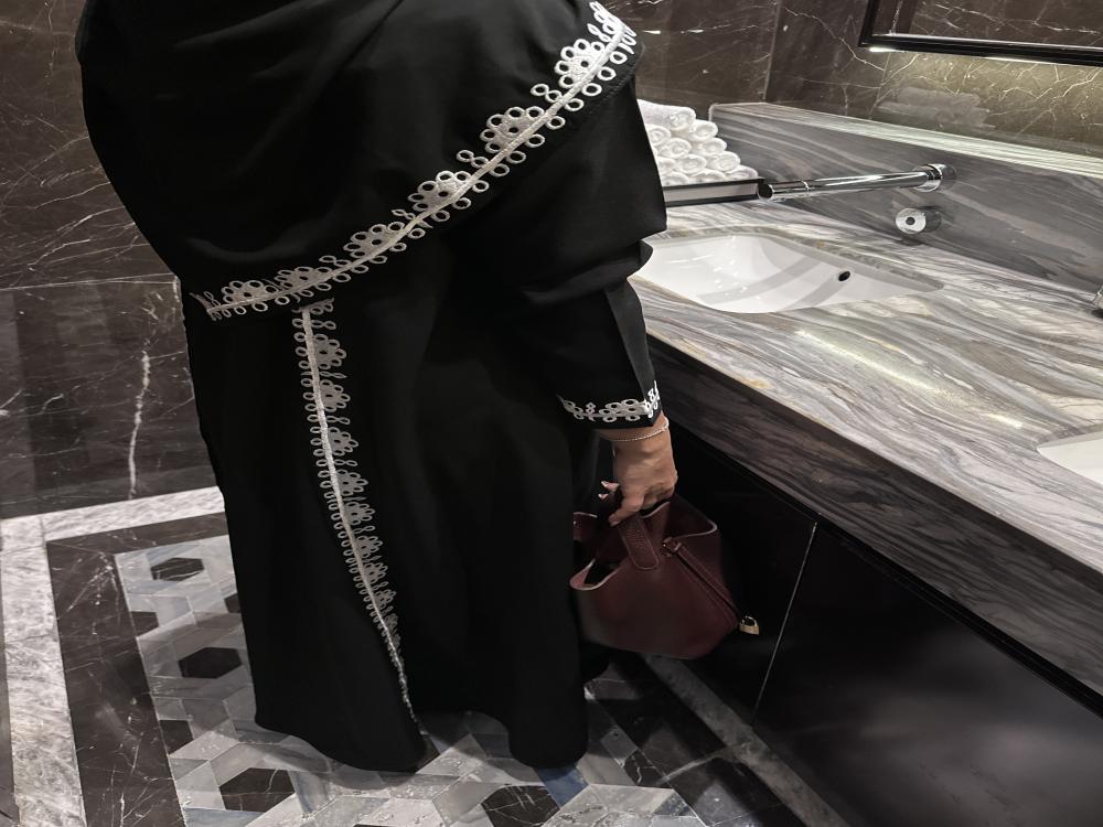 White whispers | وايـت ويسبـرز