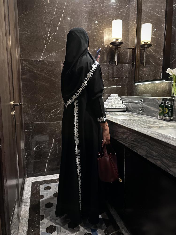 White whispers | وايـت ويسبـرز