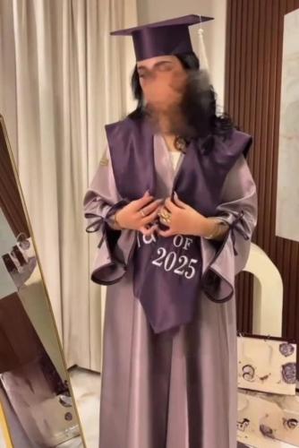 عباية تخرج موف مع وشاح موف2025