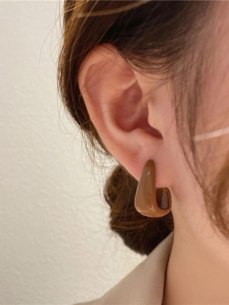 اقراط نسائية