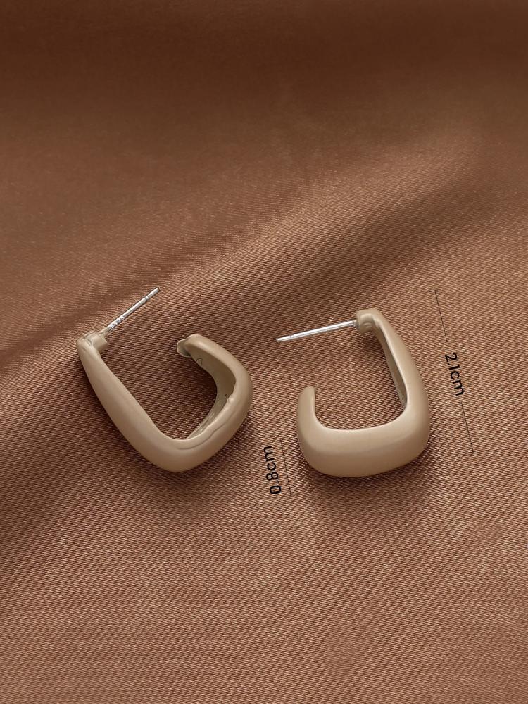 اقراط نسائية