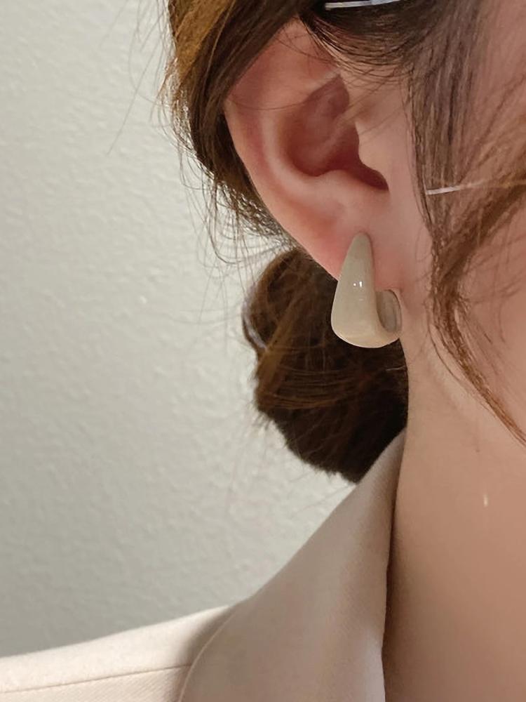 اقراط نسائية