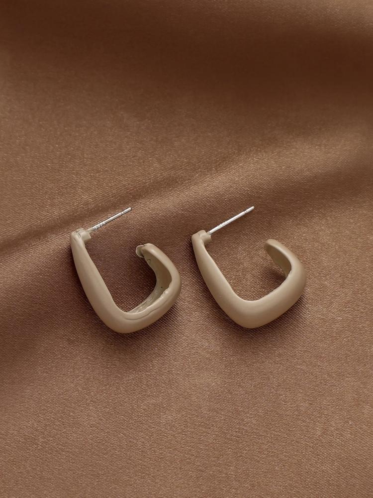 اقراط نسائية