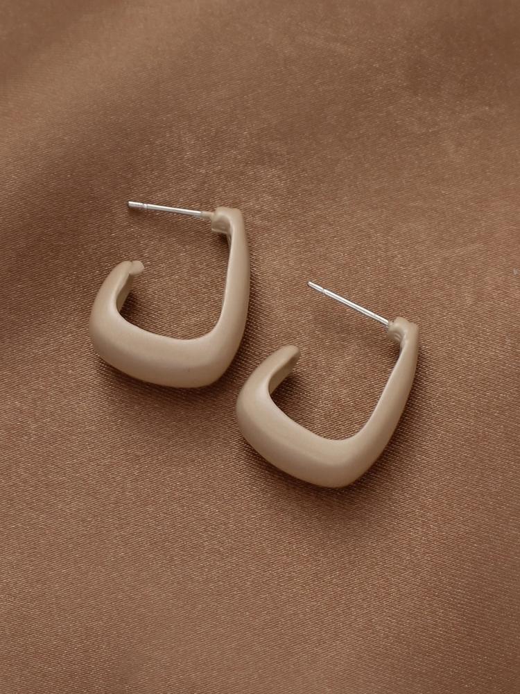 اقراط نسائية