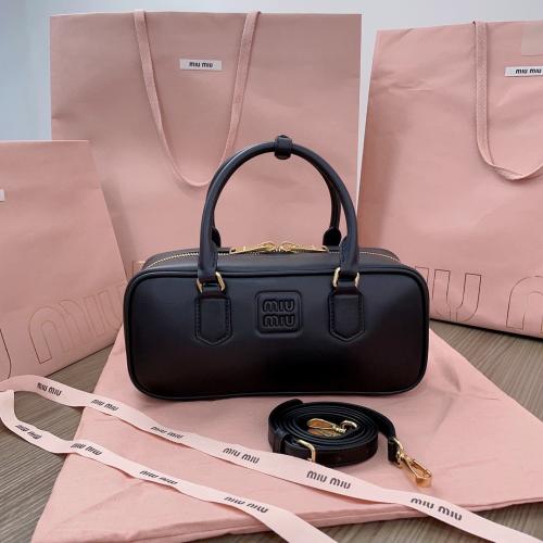 شنطة Miu Miu