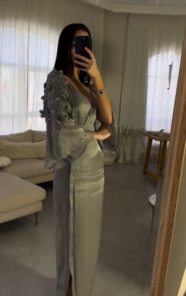 فستان رصاصي غامق مع لمعه فخم