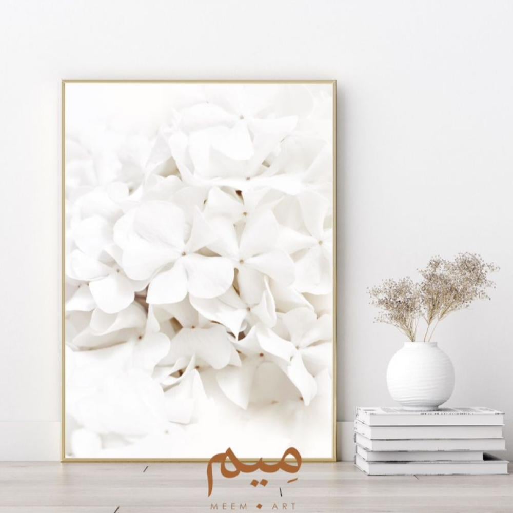 لوحة زهور بيضاء