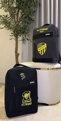 شنطة مدرسية بشعار نادي الاتحاد السعودي الجديد 2026