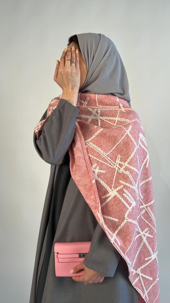 عبايه رقم(٤٦)