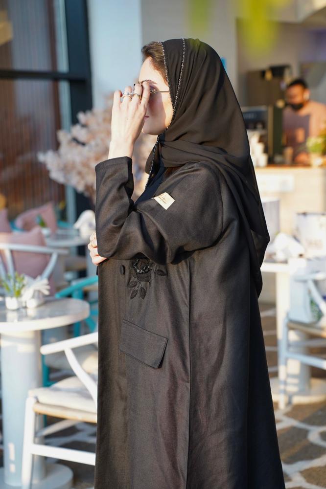 عباية لينن أسود